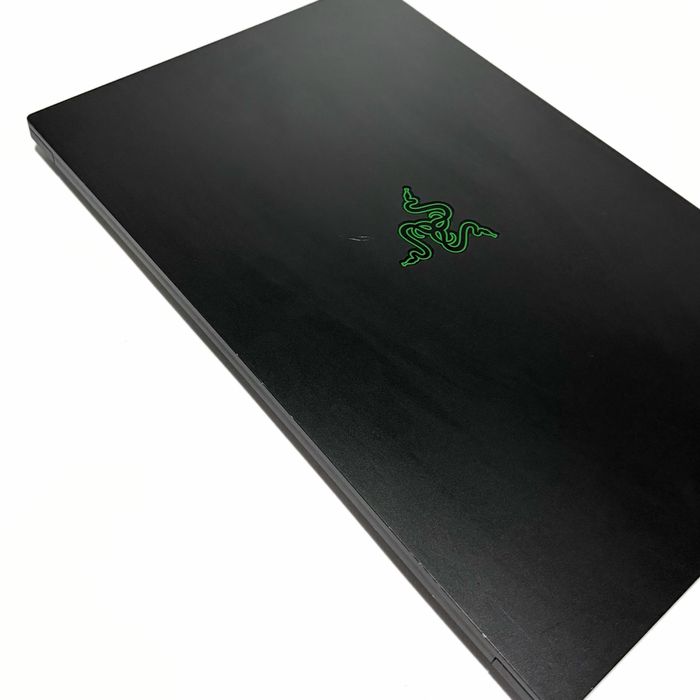 Razer Blade 15/QHD 240Hz/i7-12800H 14x4.80GHz/RTX 3070 Ti/16GB DDR5/1TB