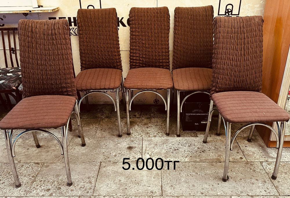 Продам табуретки,комп стол!