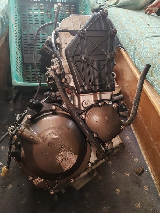 Motor kawasaki Model ZX600F  motor  coplet