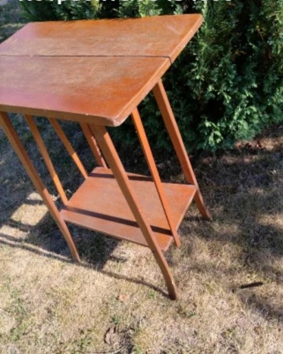 Антикварни масички.