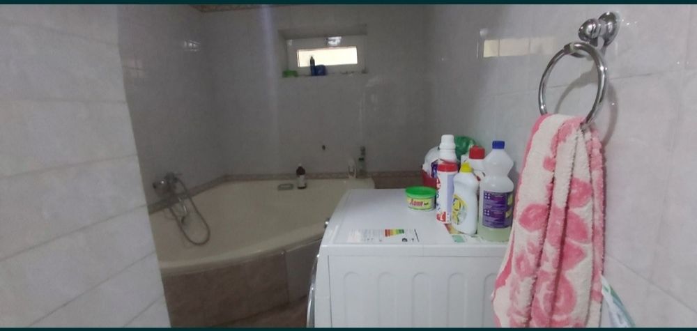 Калининский массив 2-х комнатная кирпич.