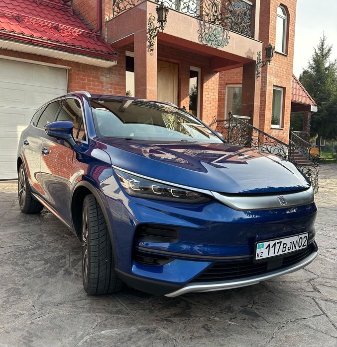 BYD Tang EV Flagship