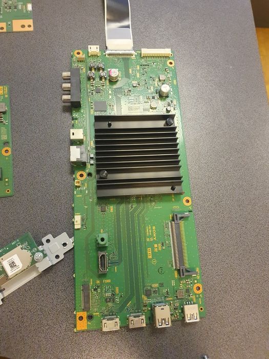 Placă de bază pentru televizor Sony
Placa de bază prezentată în imagin