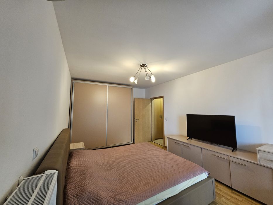 PROPRIETAR, inchiriez apartament 3 camere, cu loc de parcare subteran