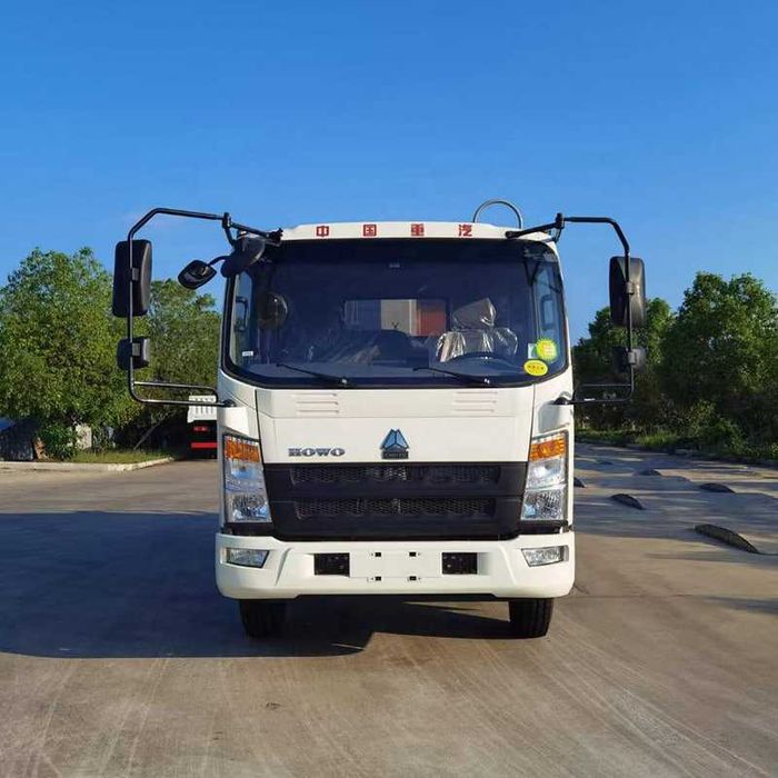 Мусоровоз HOWO 4×2, 6 м³ (прессующий).