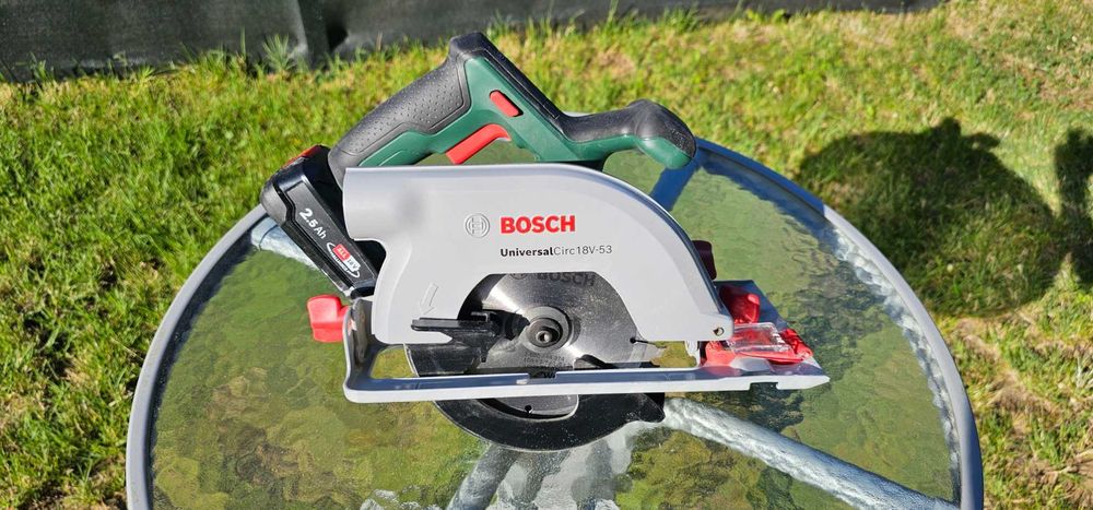 Fierăstrău circular de mână Bosch UniversalCirc18V-53 + acumulator 18v