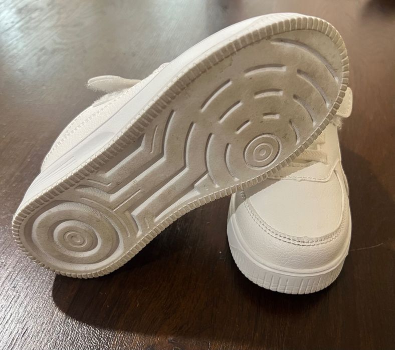 Детски бели маратонки 28 номер