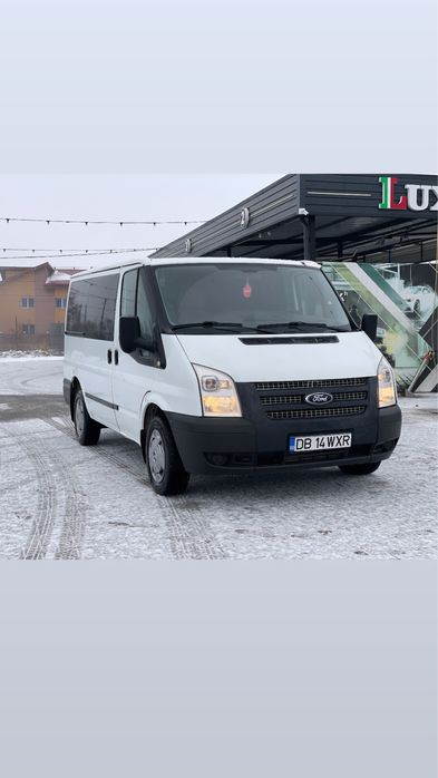 De vanzare ford transit 8+1 2013 curat