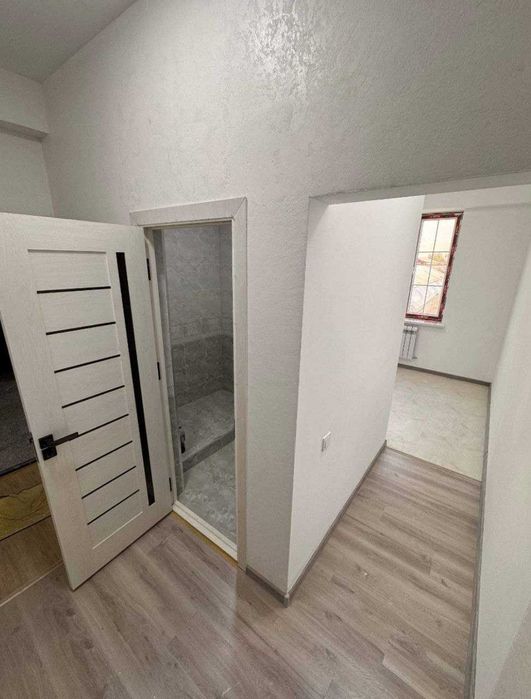 Srochno sotiladi! 1 xonali kvartira, Sergeli Bobur mahalla, 37 m²