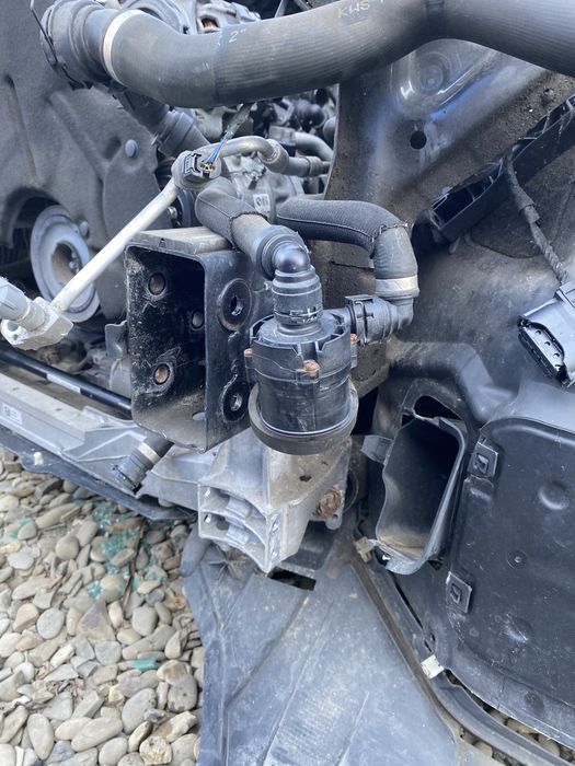 Pompă  auxiliară recirculare apă BMW G11 3.0 D
