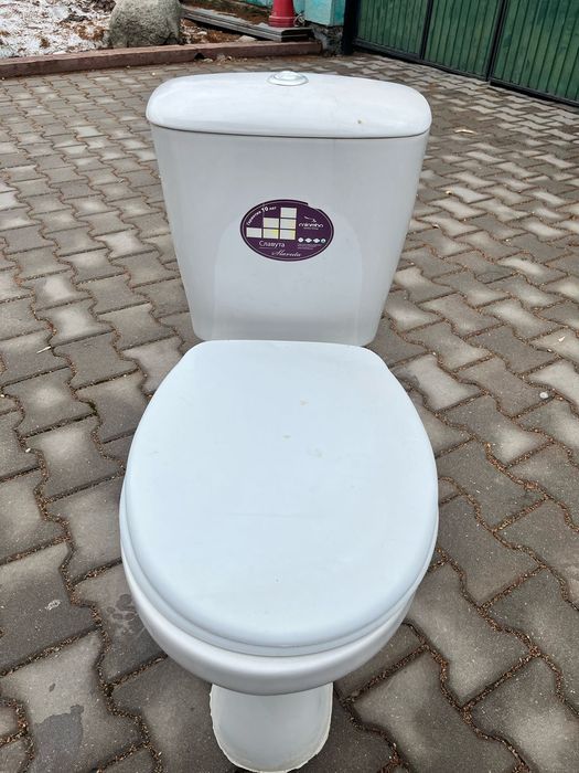 Продам Унитаз в комплекте