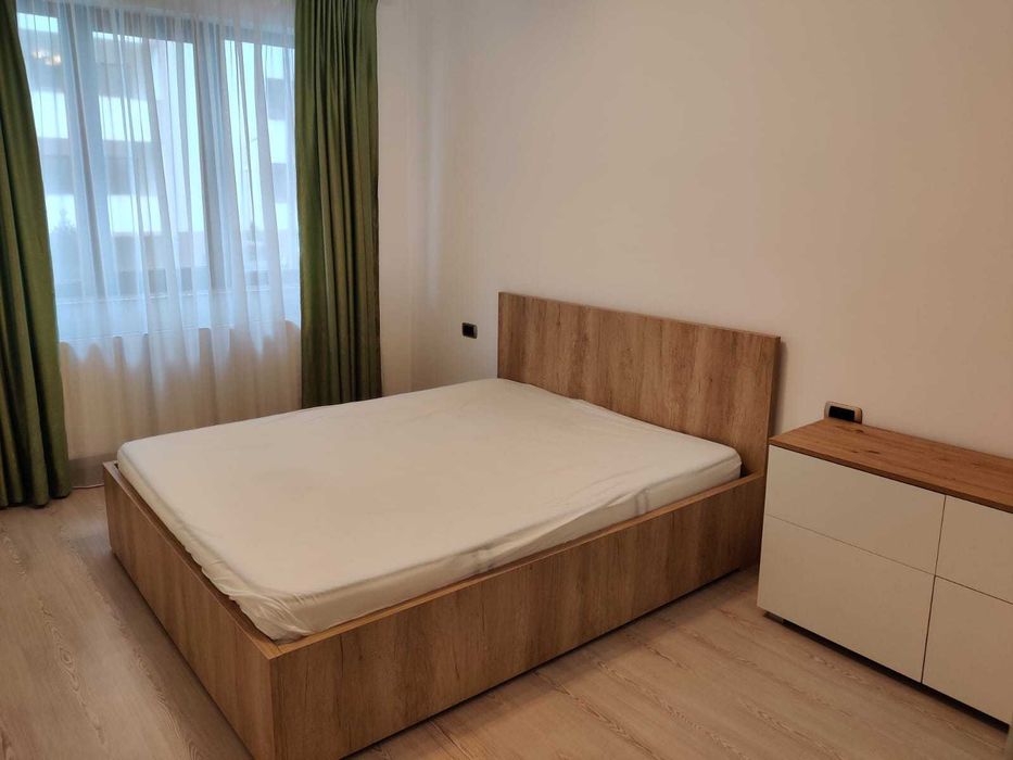 Proprietar-inchiriez apartament in Isaran (Tractorul) cu 2 camere (extins la 3 camere)