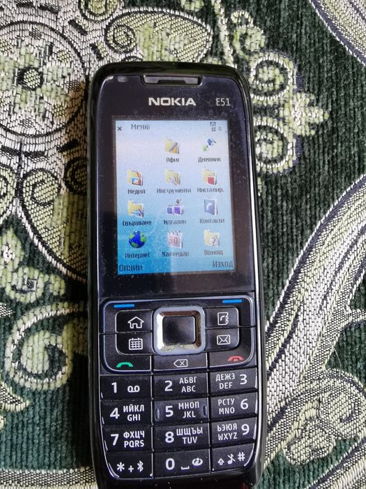 Продавам Nokia E51