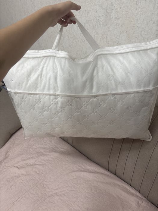 Подушка белая продам