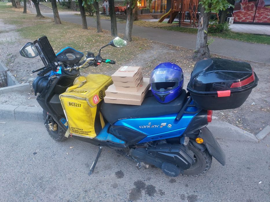 Продам скутер бумер