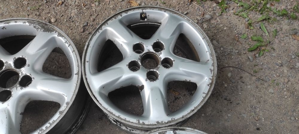 Комплект оригинальных дисков R16. Toyota.