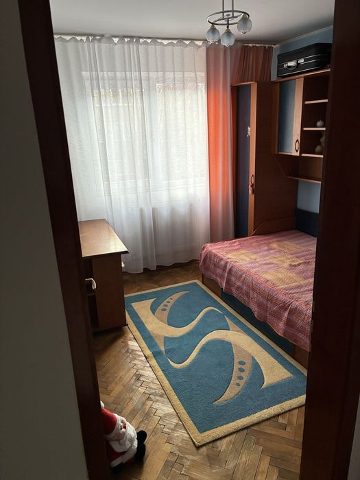 apartament de vanzare cu 3 camere