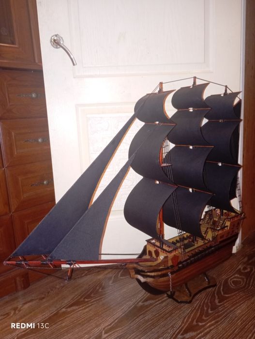 Корабль парусник