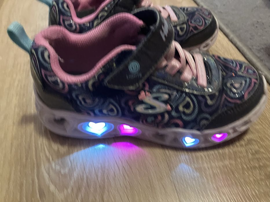 Маратонки Скечърс светещи