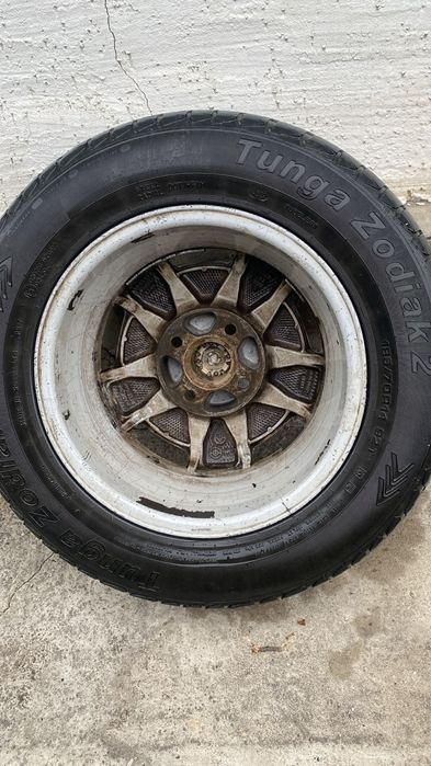 Продам диск с летней покрышкой на ауди