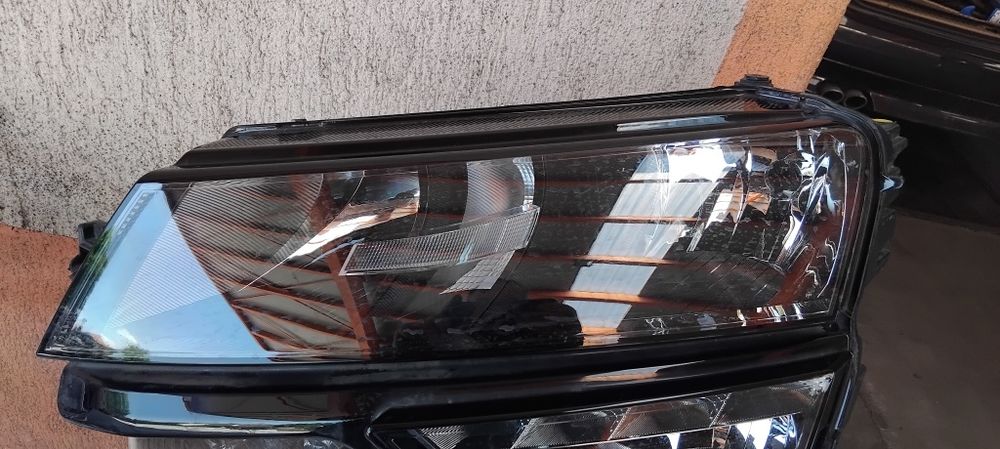 Продавам ляв фар за Skoda Karoq, Шкода Карок, Škoda Karoq оригинален