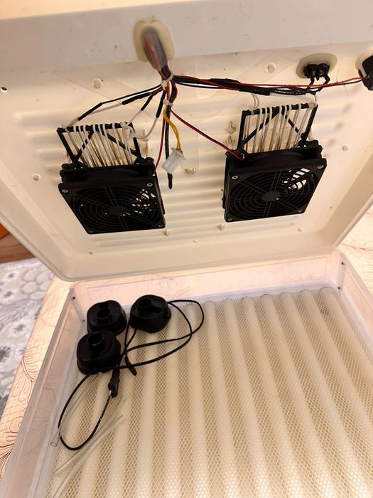 Incubator automat 110 oua