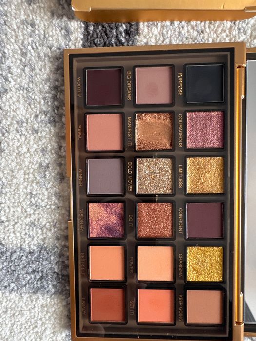 Huda beauty Голяма палитра empowered