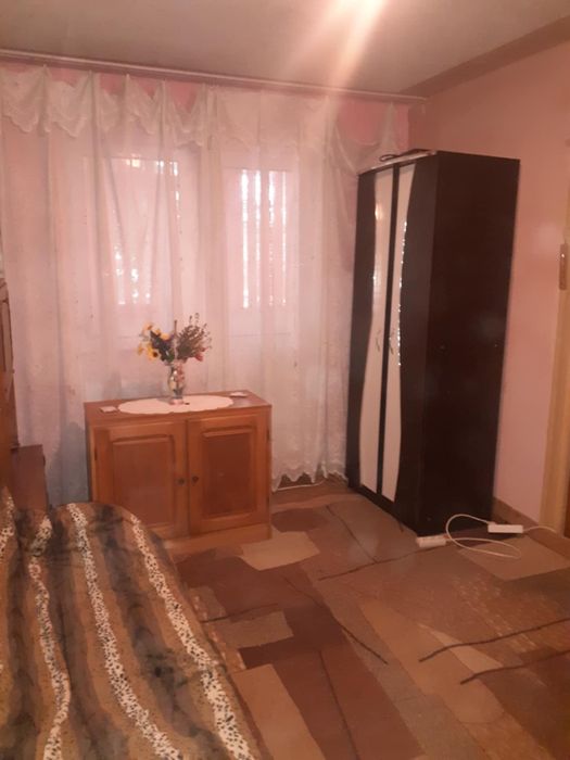 Închiriez garsoniera