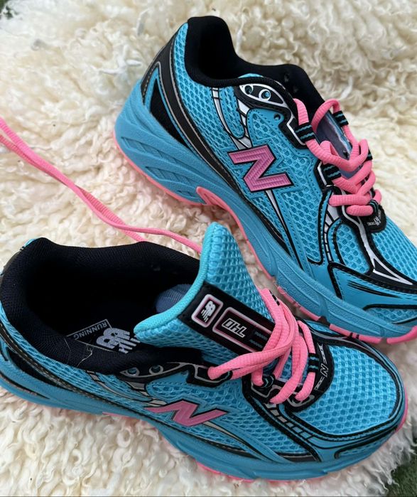 New Balance жестоки цветове нови с оригиналната си кутия 38.5 номер