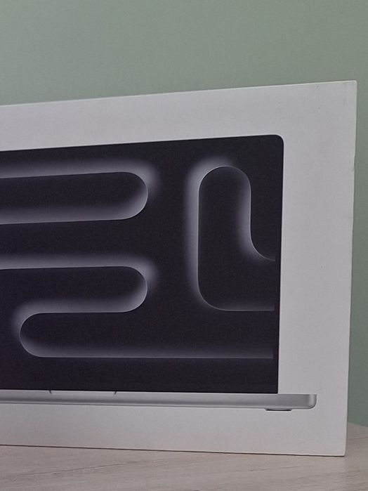 Macbook Pro 16.2" M4 Pro • 24/512 • Silver