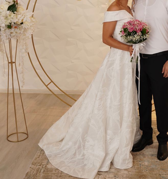 Свадебное платье б/у