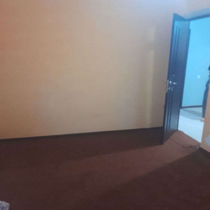 Шахрисабздан квартира сотилади.