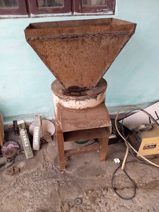 Drabilka. Sonli mahsulotlarni yem qilishga beda poya maydalash silyos