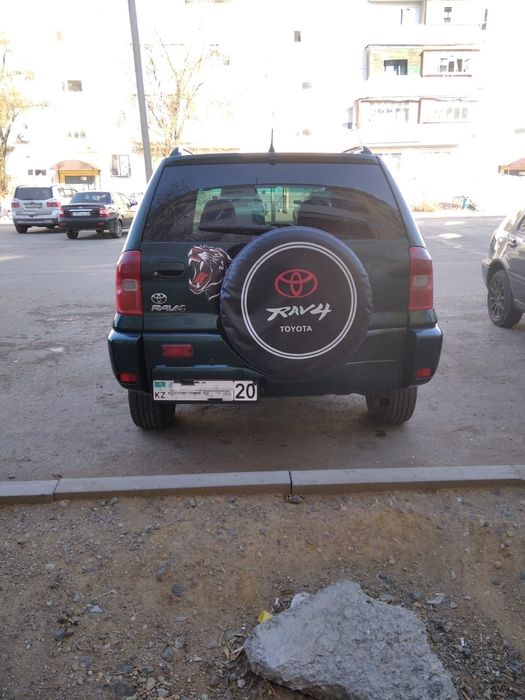 Продам машину toyota rav4