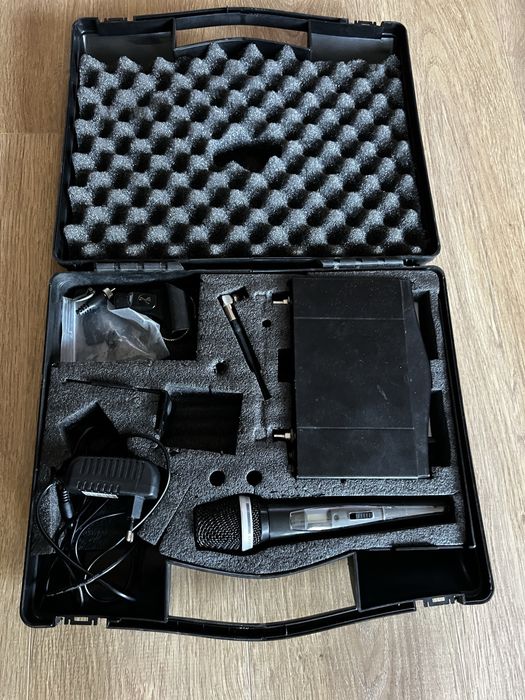 AKG sr450 безжичен мокрофон