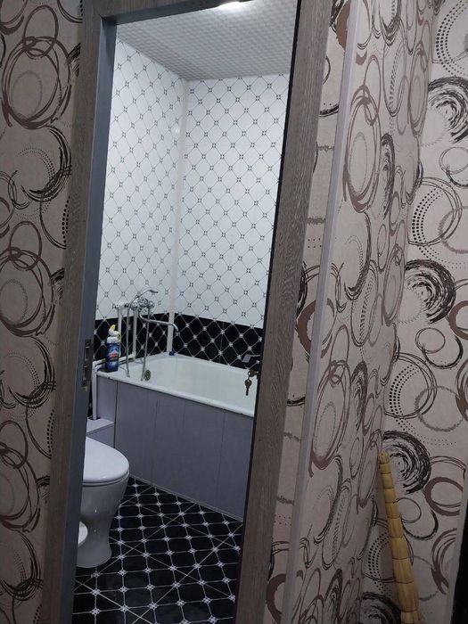 Сдается 1 комнатная квартира 
С обстановкой в горде Алмалыке