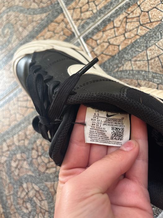 Adidași Nike negri cu talpă înaltă