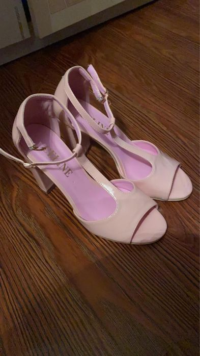 Обувь женская летняя