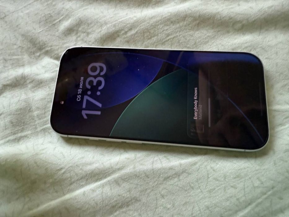 iPhone 17 white sim 256