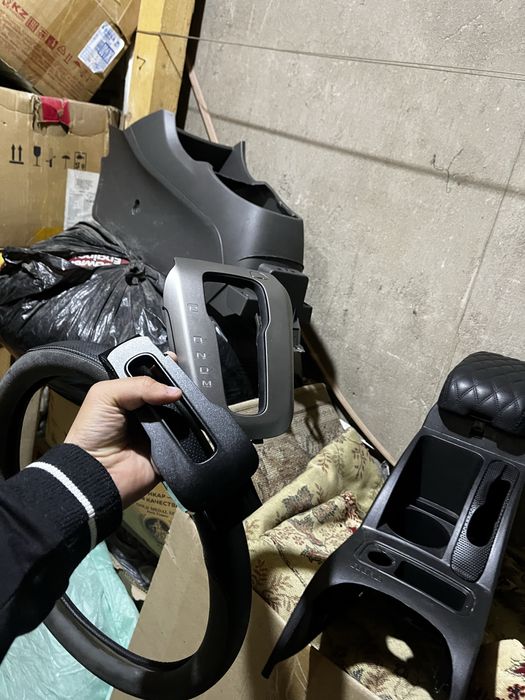 Буу от кобальта. Магнитолла, подлокотник, бар заводской, чехол для рул