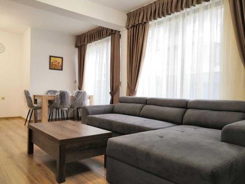 С ключ в офиса!  Тристаен апартамент в центъра на града!