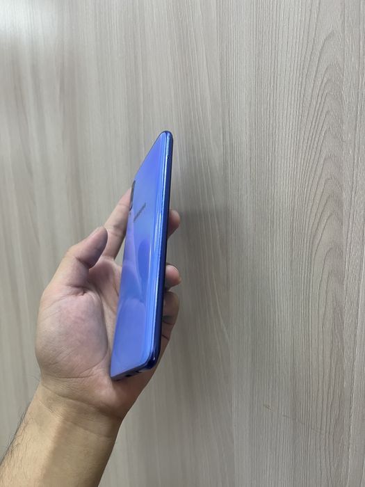 Продам Samsung A70 6/128GB
