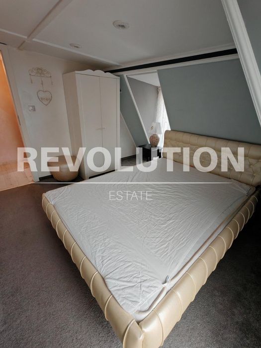 Дава се под наем Етаж от къща в Пловдив, Център - 140 кв.м за 900 € - Снимка #2