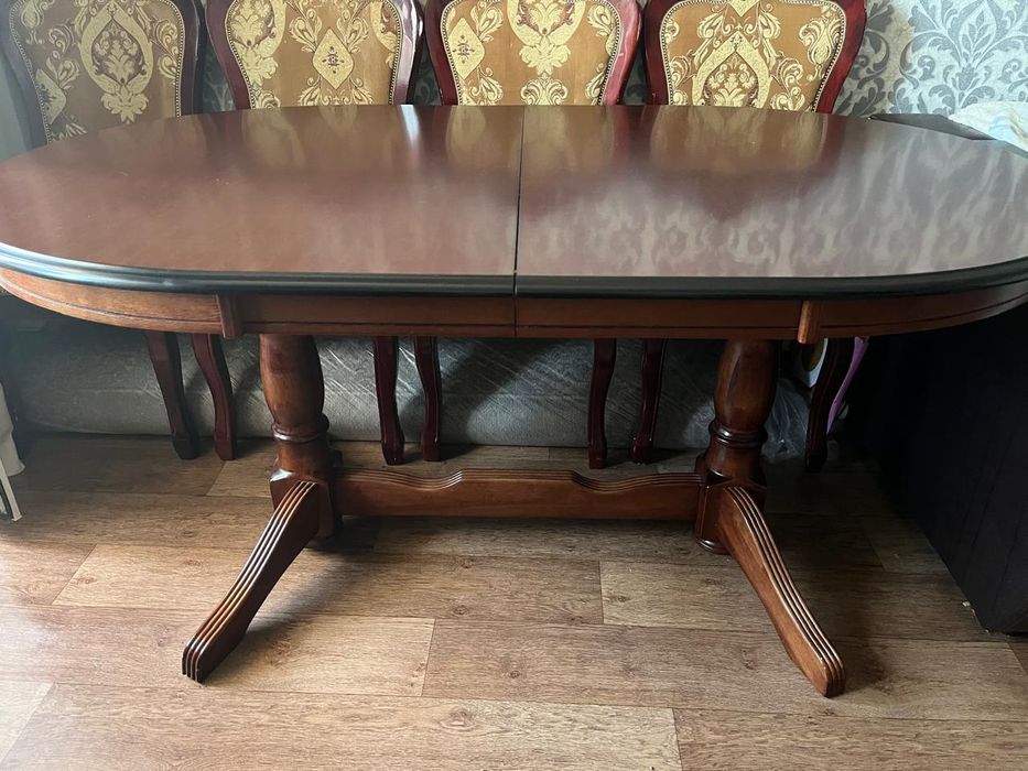 Стол  в хорошем состоянии