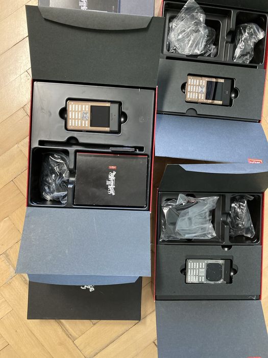 LEVIS Mobile Phone-НОВ