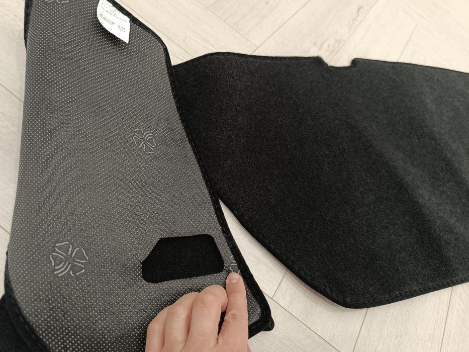 Накидка на панель Geely coolray