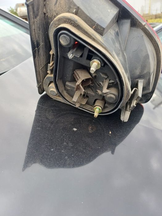 Десен вътрешен стоп за пежо 406 комби за капака