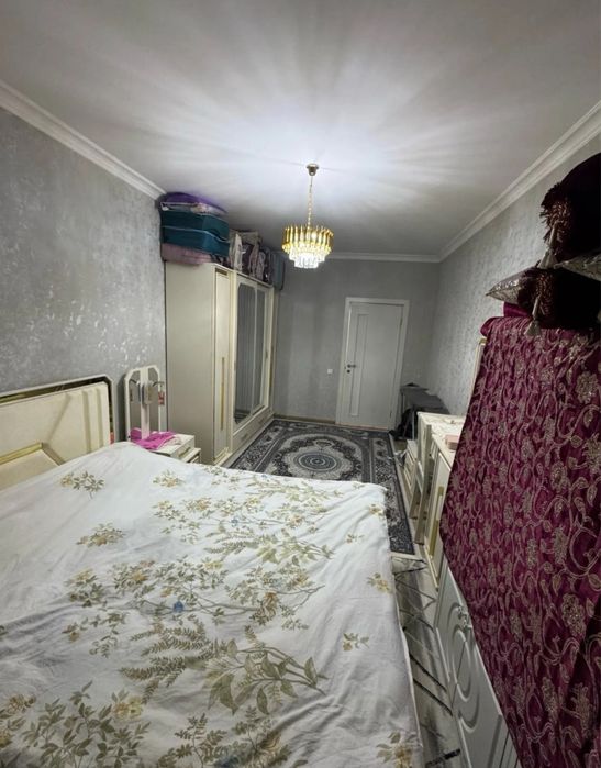 Сергили район  Янги Чоштепа метрони олдида кв сотилади 2 хона