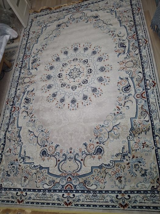 Продам новый ковер.