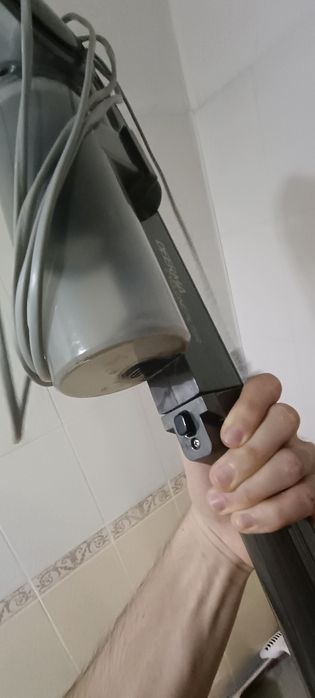 Пылесос вертикальный